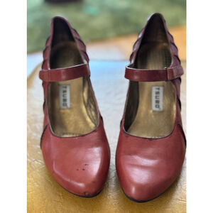Women's Tsubo Heels Size 5